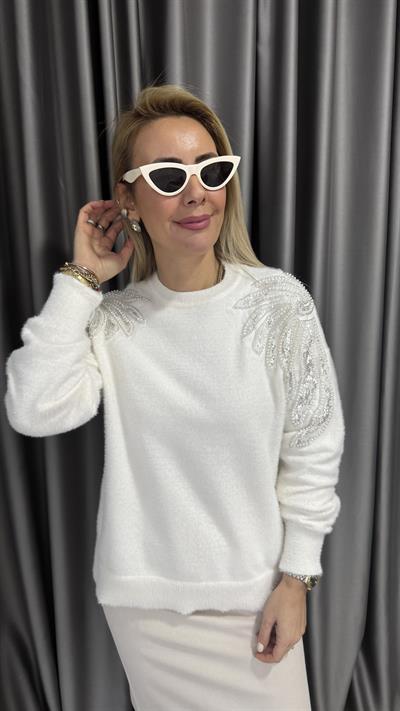Omzu Payet İşlemeli Ekru Angora Triko Kazak