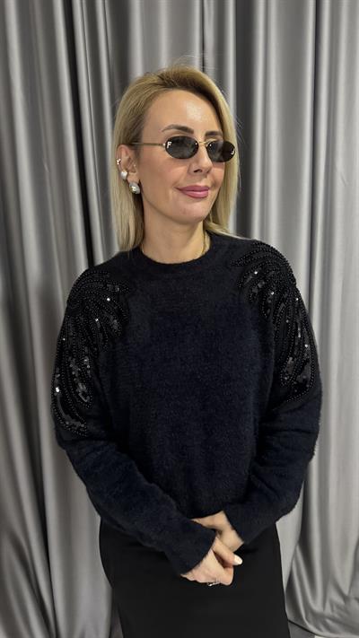 Omzu Payet İşlemeli Siyah Angora Triko Kazak