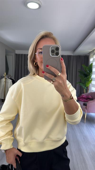 Omzu Taş Detay Sarı Sweatshirt