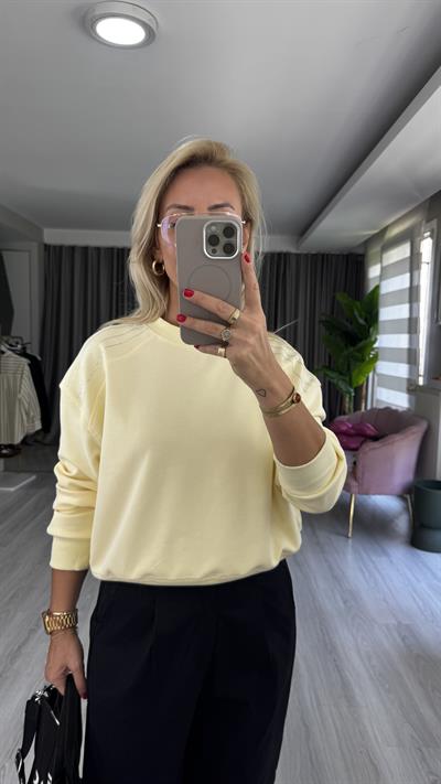 Omzu Taş Detay Sarı Sweatshirt