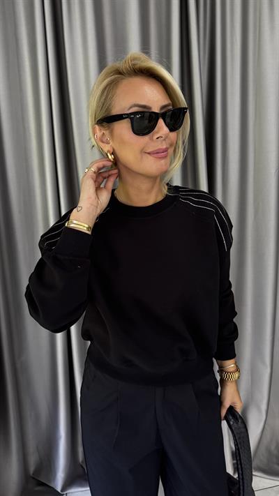 Omzu Taş Detay Siyah Sweatshirt