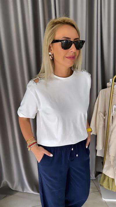 OMZU TAŞ İŞLEMELİ EKRU BLUZ