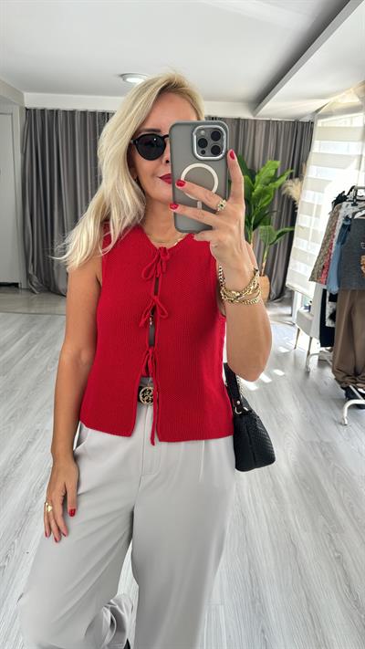 Önden Bağlamalı Kırmızı Yelek