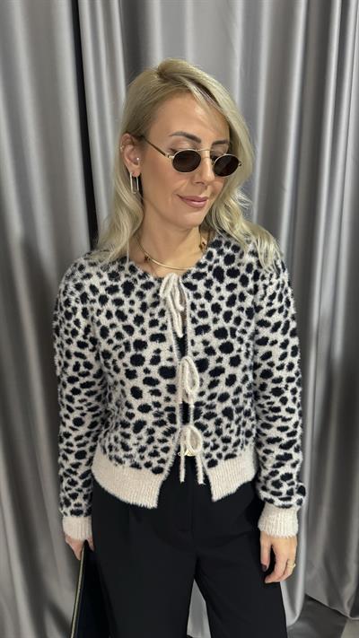 Önden Bağlamalı Leopar Desen Triko