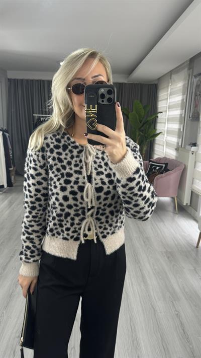 Önden Bağlamalı Leopar Desen Triko