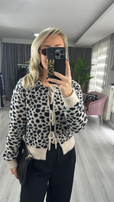 Önden Bağlamalı Leopar Desen Triko