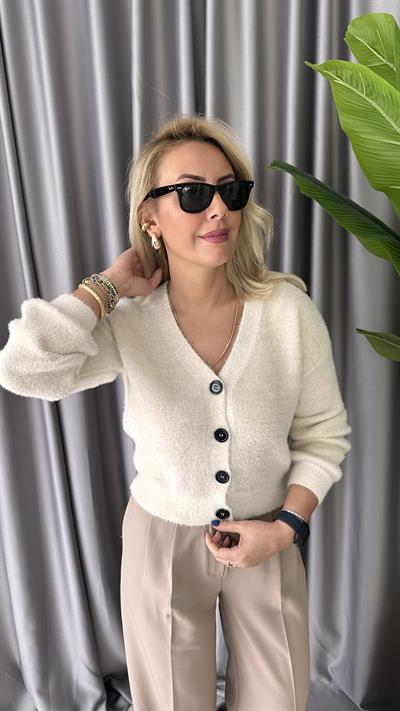 ÖNDEN DÜĞMELİ SİMLİ EKRU TRİKO HIRKA