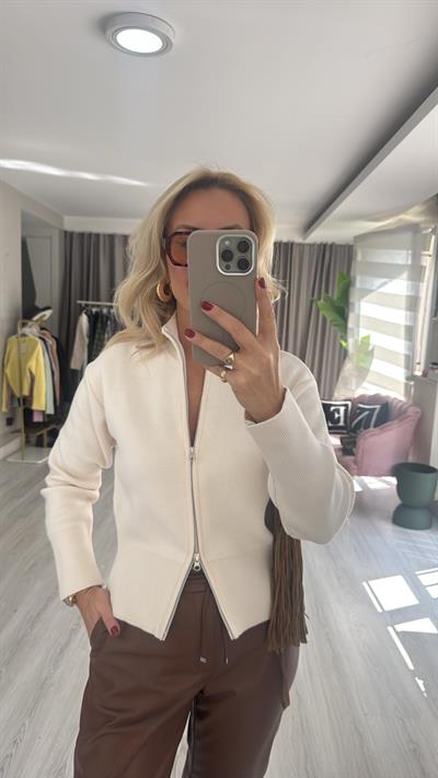 Önden Fermuarlı Krem Hırka