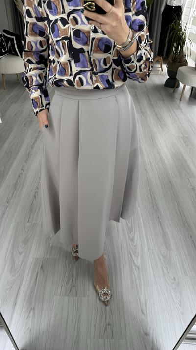 ÖNDEN PİLELİ MİDİ BOY KLOŞ GRİ ETEK