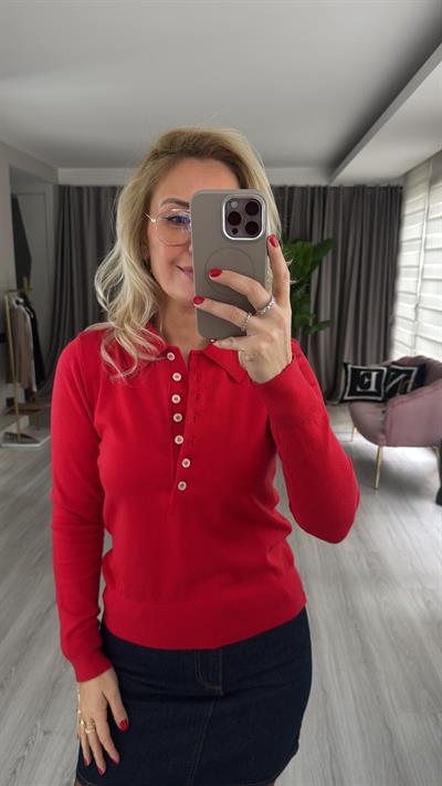 Önden Yarım Düğmeli İpek Dokuda Polo Yaka Kırmızı Triko