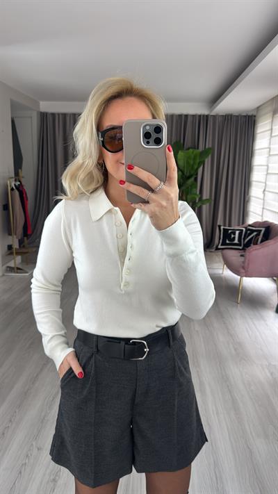 Önden Yarım Düğmeli İpek Dokuda Polo Yaka Ekru Triko