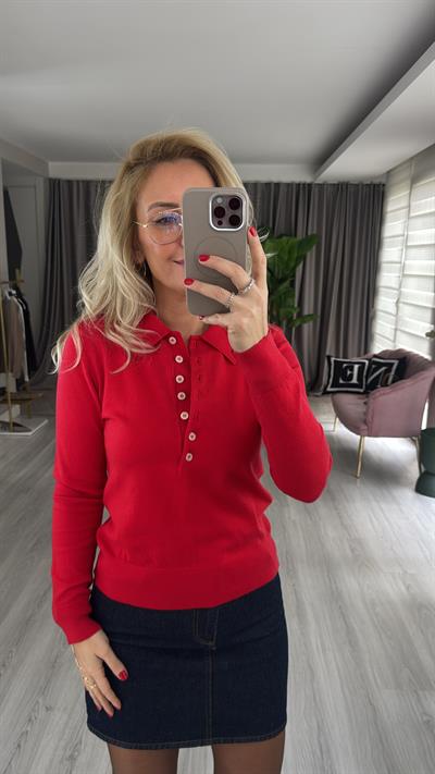 Önden Yarım Düğmeli İpek Dokuda Polo Yaka Kırmızı Triko