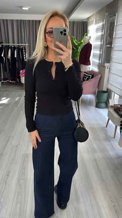 Önü Düğmeli Kaşkorse Siyah Bluz