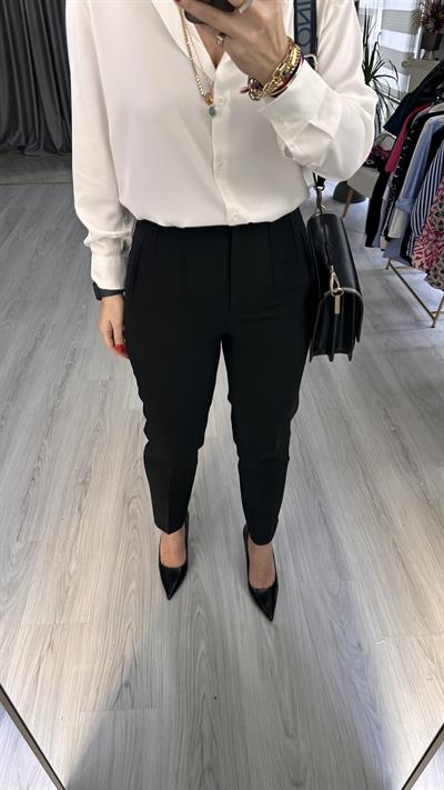 ÖNÜ FLATOLU SİYAH PANTOLON