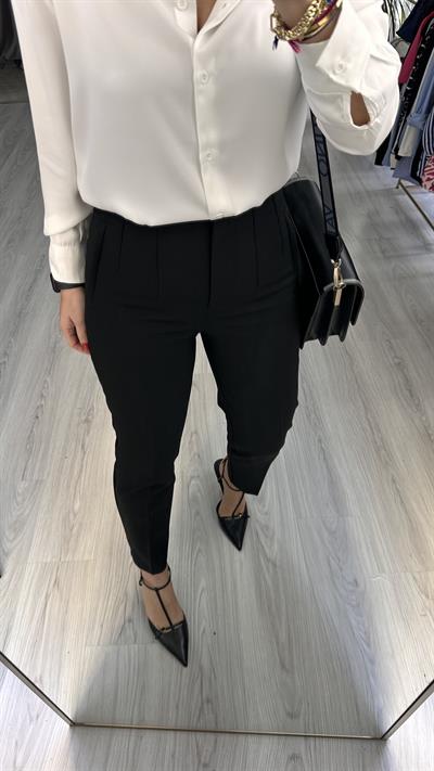 ÖNÜ FLATOLU SİYAH PANTOLON