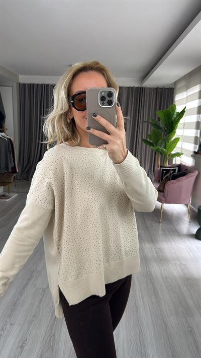 Önü Komple Taşlı İpek Dokuda Ekru Triko