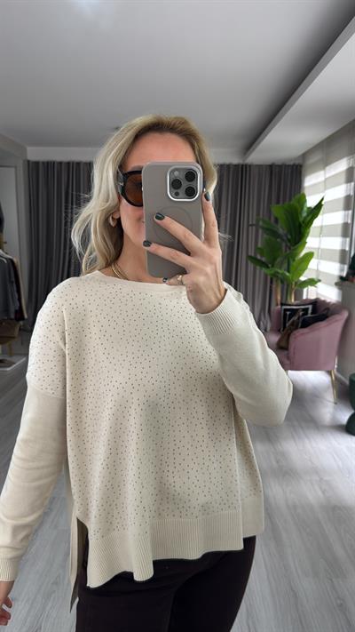 Önü Komple Taşlı İpek Dokuda Ekru Triko