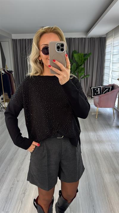 Önü Komple Taşlı İpek Dokuda Siyah Triko