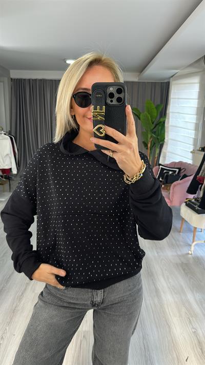 Önü Taşlı Kapişonlu Siyah Sweatshirt