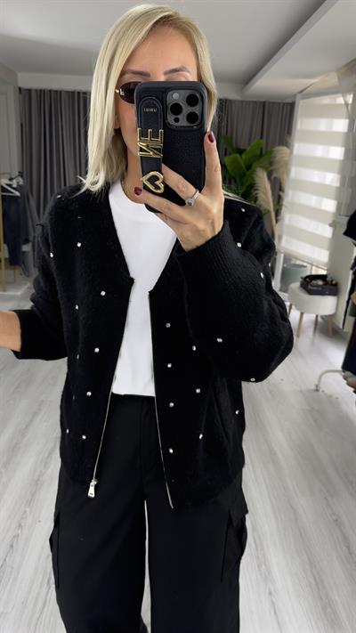 Önü Ve Kolları Taş İşlemeli, Cepli Siyah Triko Ceket
