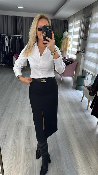 Önü Yırtmaçlı Siyah Kalem Etek