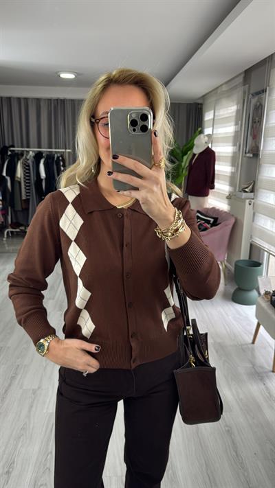 Orijinal Marka Kahve Ekru Baklava Desen Triko Hırka