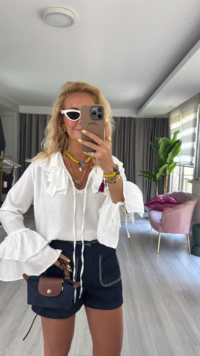 Orijinal Model Fırfır Detaylı Beyaz Bluz