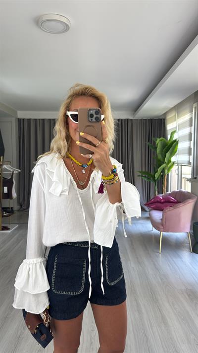 Orijinal Model Fırfır Detaylı Beyaz Bluz