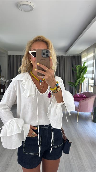 Orijinal Model Fırfır Detaylı Beyaz Bluz