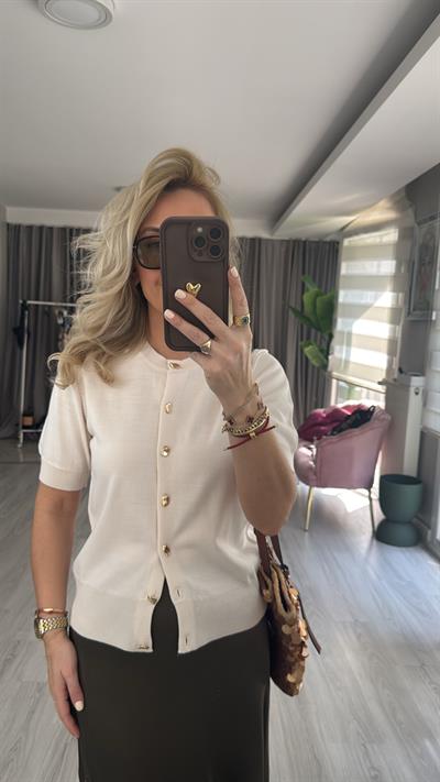 Orijinal Model Gold Düğmeli Kısa Kollu Taş Rengi Triko