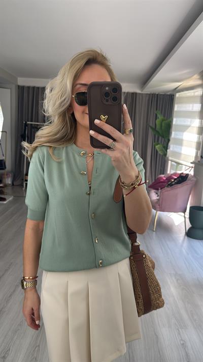 Orijinal Model Gold Düğmeli Kısa Kollu Su Yeşili Triko