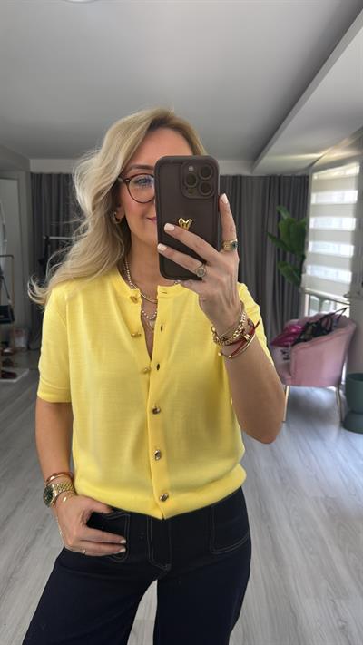 Orijinal Model Gold Düğmeli Kısa Kollu Sarı Triko