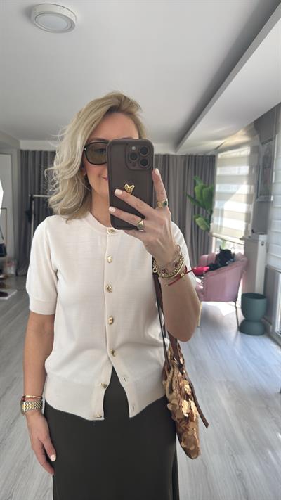 Orijinal Model Gold Düğmeli Kısa Kollu Taş Rengi Triko