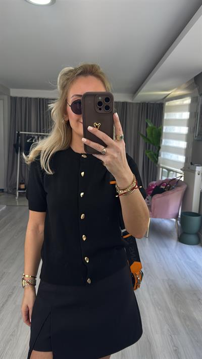 Orijinal Model Gold Düğmeli Kısa Kollu Siyah Triko