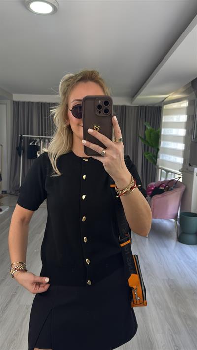 Orijinal Model Gold Düğmeli Kısa Kollu Siyah Triko