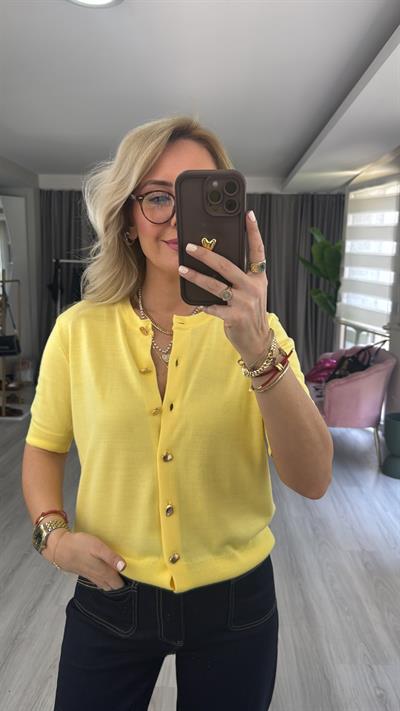 Orijinal Model Gold Düğmeli Kısa Kollu Sarı Triko