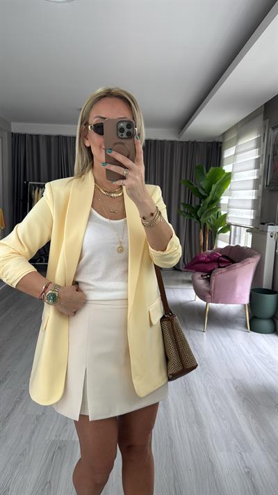 Orijinal Model Kolu Büzgülü Sarı Blazer Ceket