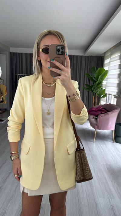 Orijinal Model Kolu Büzgülü Sarı Blazer Ceket