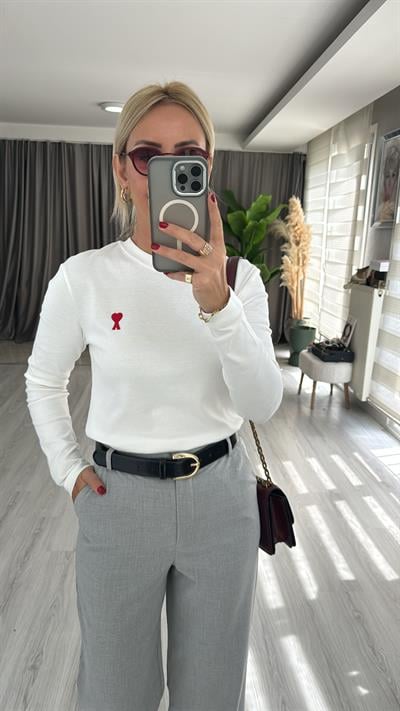 Orjinal Marka, Kırmızı Kalp Nakışlı, Ekru Tişört