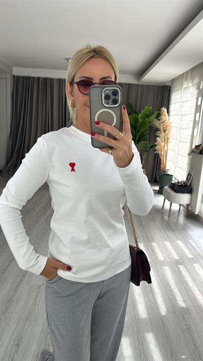 Orjinal Marka, Kırmızı Kalp Nakışlı, Ekru Tişört