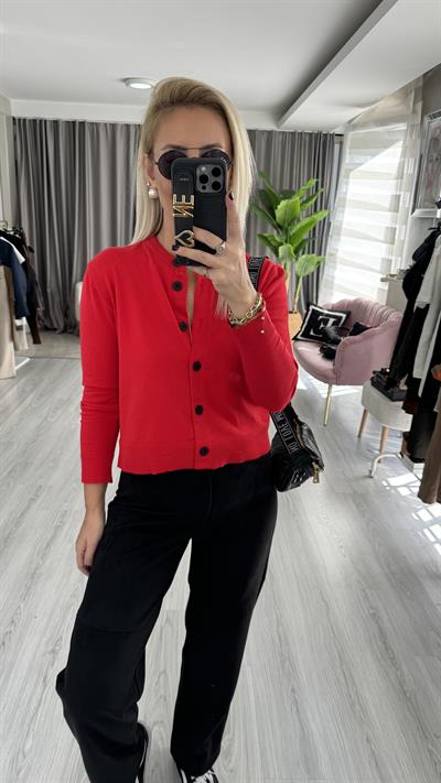 Orjinal Marka Siyah Düğmeli Kırmızı Hırka