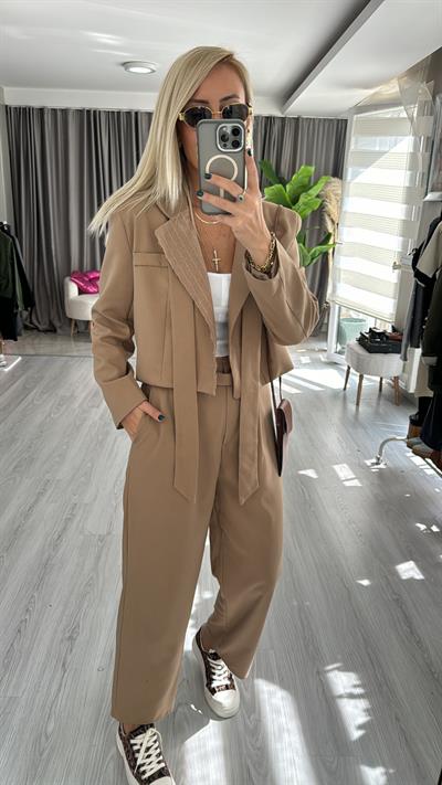 Orjinal Model Camel Crop Ceket Mix Pantolon Takım