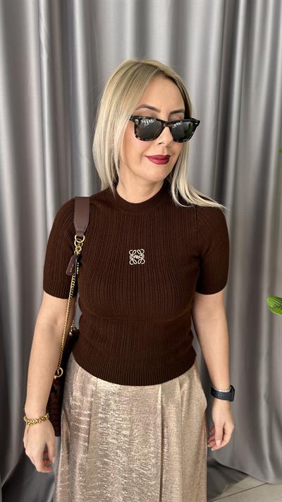 ORJİNAL MODEL GOLD BROŞ DETAYLI ACI KAHVE TRİKO