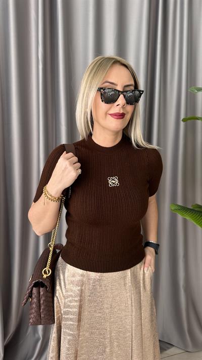 ORJİNAL MODEL GOLD BROŞ DETAYLI ACI KAHVE TRİKO