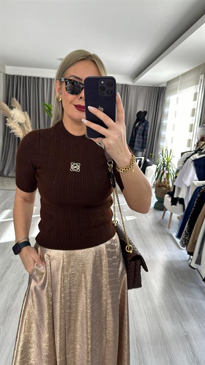 ORJİNAL MODEL GOLD BROŞ DETAYLI ACI KAHVE TRİKO