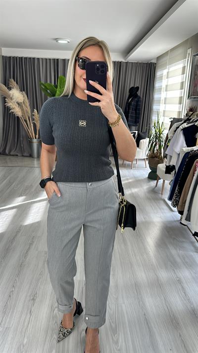 ORJİNAL MODEL GOLD BROŞ DETAYLI FÜME TRİKO