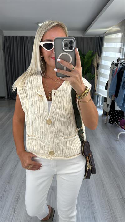 Orjinal Model Gold Düğme Detaylı Ekru Yelek