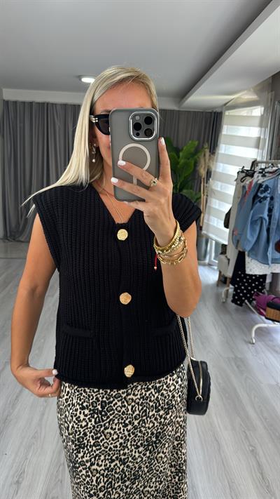Orjinal Model Gold Düğme Detaylı Siyah Yelek