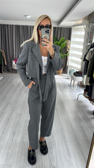 Orjinal Model Gri Crop Ceket Mix Pantolon Takım