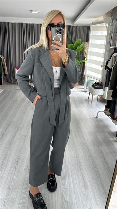 Orjinal Model Gri Crop Ceket Mix Pantolon Takım